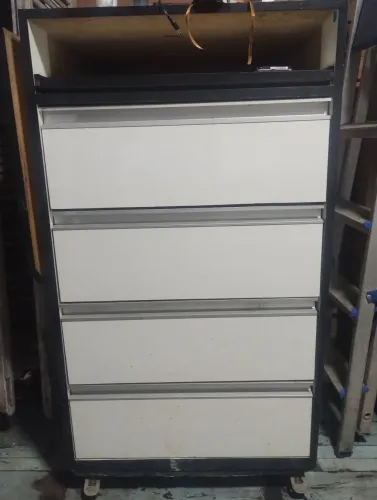 Cômoda 4 gavetas
