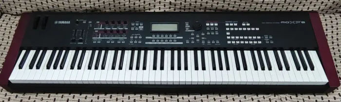 Teclado Yamaha MOXF 8