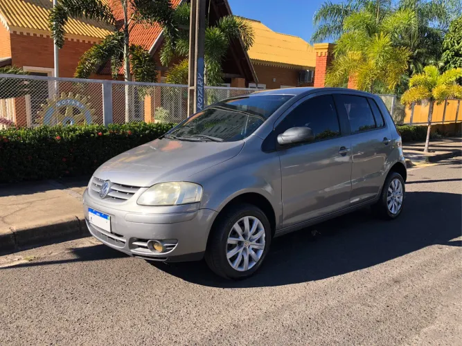 Volkswagen Fox City 1.0mi/ 1.0mi Total Flex 8V 3P 2006
