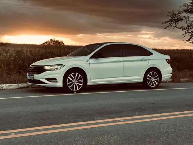 Volkswagen Jetta Comfortline 1.4 TSI 16V 4P Aut. 2018