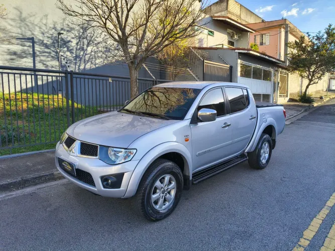Mitsubishi L200 Triton HPE 3.5 CD V6 24V Flex Aut. 2012