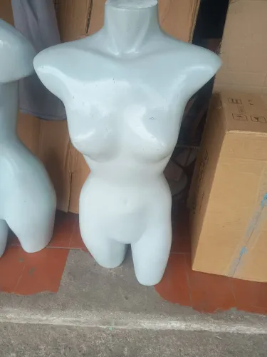 Maniquin em perfeito estado bom e barato ..