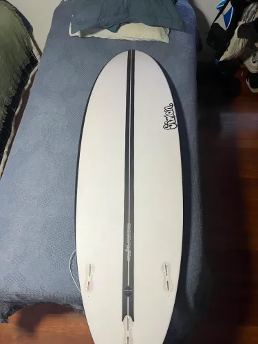 Prancha Simon Surfboards usada três vezes