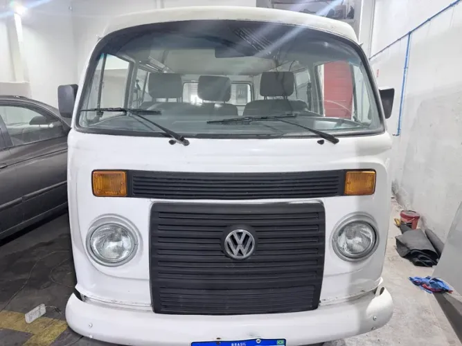 Volkswagen Kombi Escolar 1.6 MPI (álcool) 2010