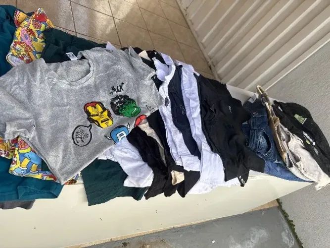 Lote camisas e calças