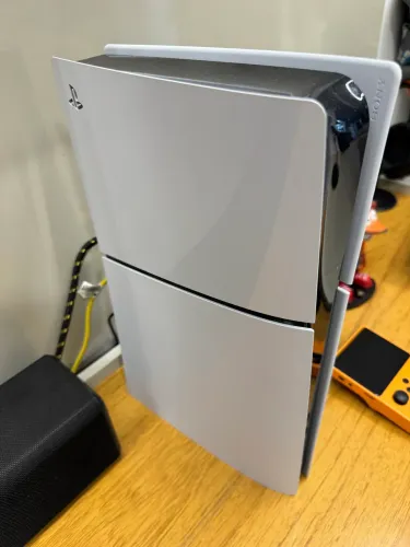 PS5 digital 1Tb com 2 controles originais Sony dualshock 