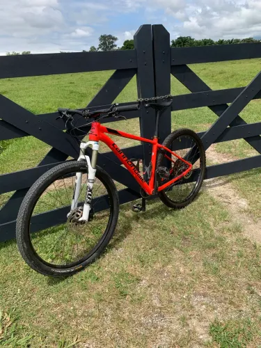 Bike Cannondale 29 suspensão Fox