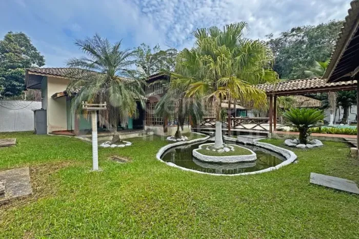 CASA à venda com piscina e 4 quartos em Peruíbe, no bairro Sao Marcos