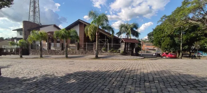 DESTAK IMÓVEIS VENDE: Casa mobiliada no bairro Petrópolis! Consta co