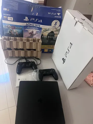 Vendo Ps4 1 TB usado e em perfeito estado