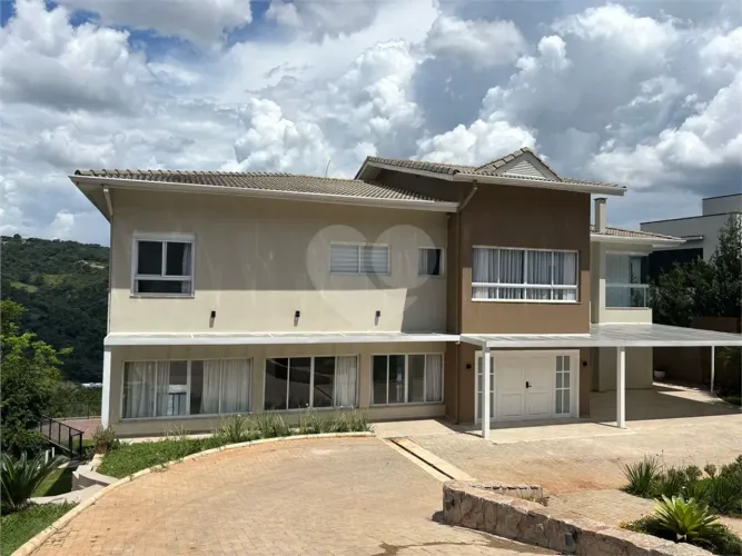 Casa à venda ou para alugar com 5 quartos no condomínio Quebec Villie, São Roque - SP