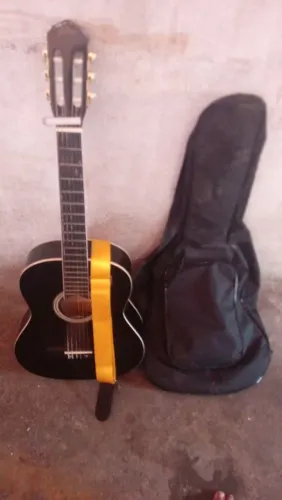 Violão novo