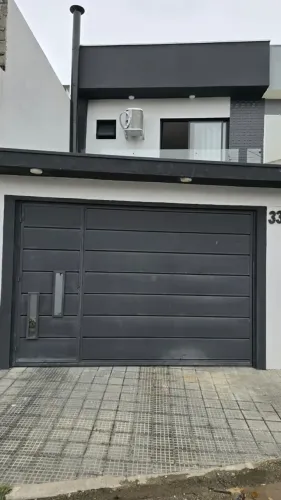 Casa para venda possui 150 metros quadrados com 3 quartos em Laranjeiras - Caieiras - São