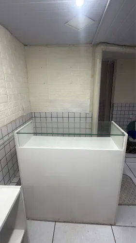 Balcão loja com tampão de vidro