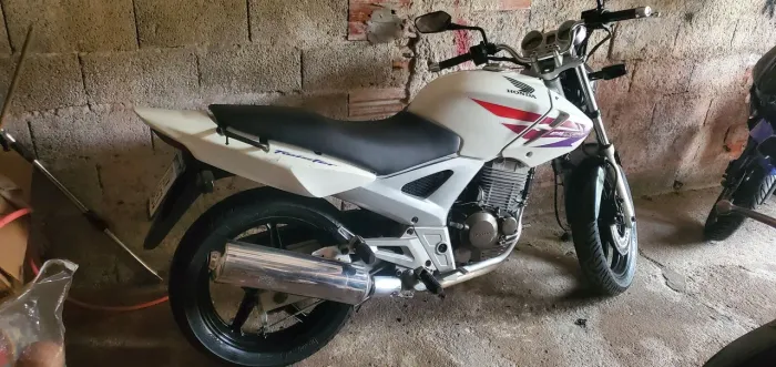 Cbx Twister 250 ano 2006 da cor Branca toda original 