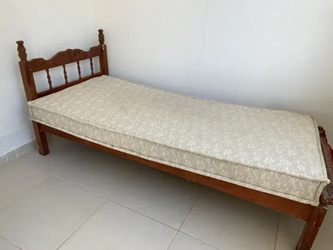 Cama de solteiro com colchão