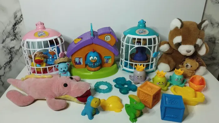 Lote 01 de Brinquedos Diversos R$:80 Reais