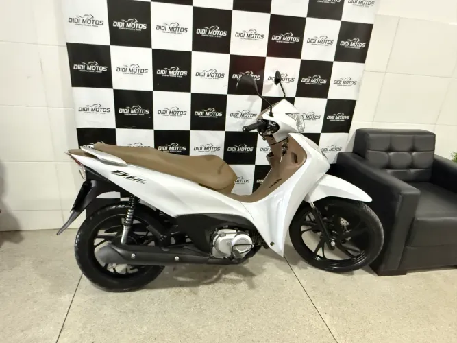 Vendo Biz 125 EX 2025 emplacada conservada!