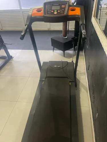 Esteira ergométrica da Dream Fitness