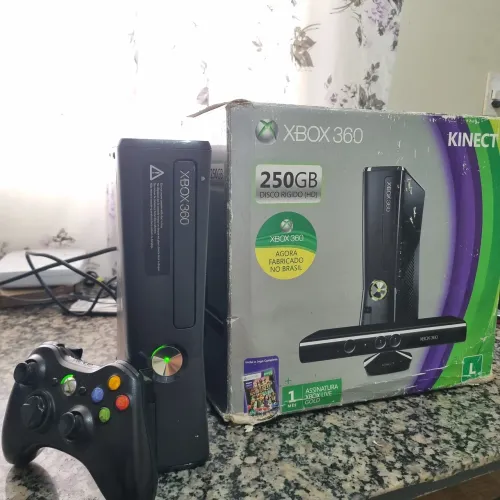 Xbox Slim RGH 3.0- completo com caixa