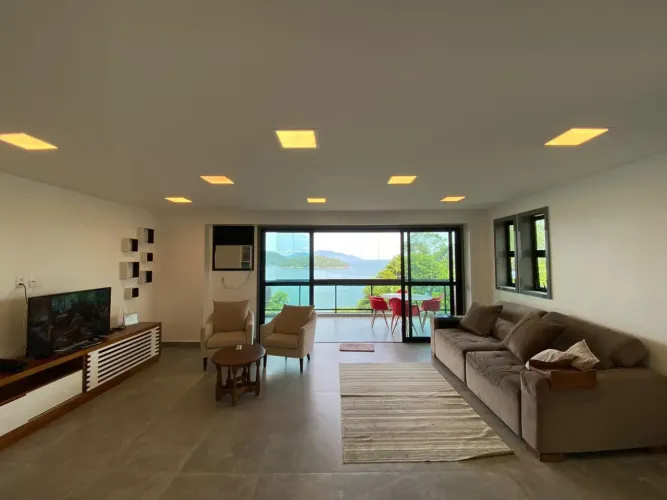 Duplex para aluguel com 142 metros quadrados com 3 quartos Condomínio Porto Real Resort