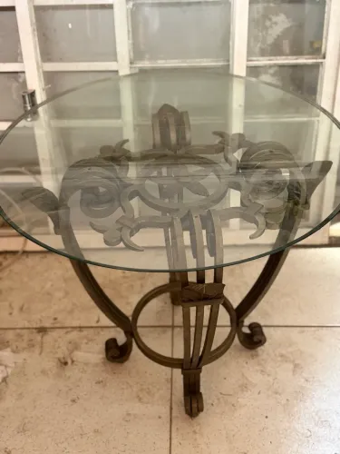 Gaveteiro e mesa de vidro para sala 