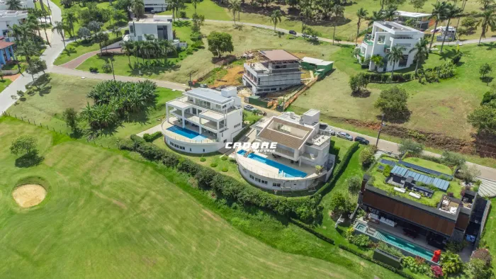 Luxo, Conforto e Exclusividade: Residência de 7 Suítes com Piscina no Condomínio Horizonta