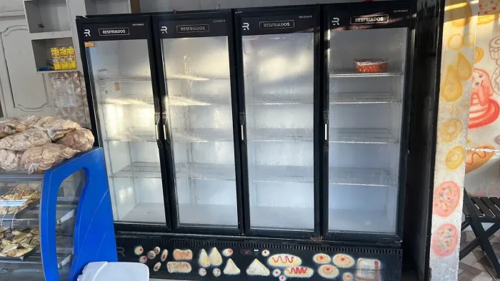 Expositor Refrigerador com 4 portas