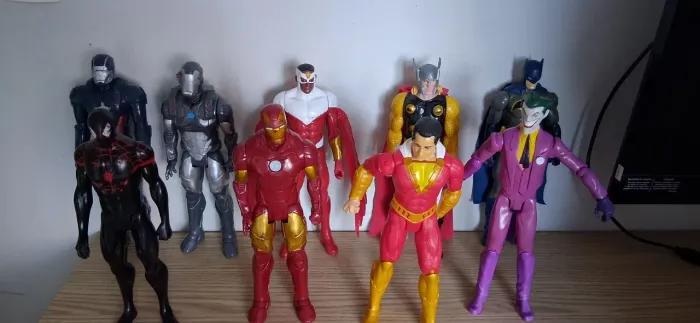Conjunto brinquedos Marvel