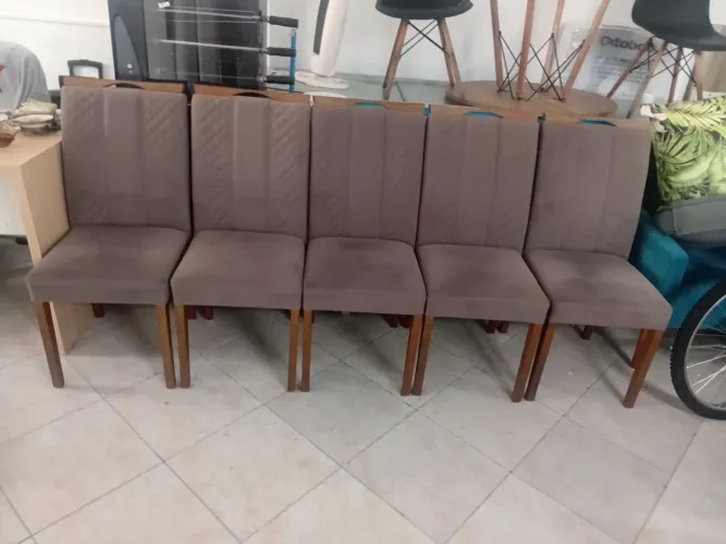 Vendo 6 cadeiras entrego em balneário Camboriú e região 