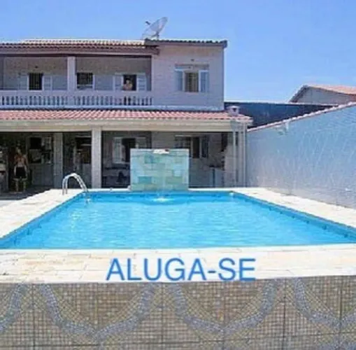 Aluga-se casa com piscina em itanhaem