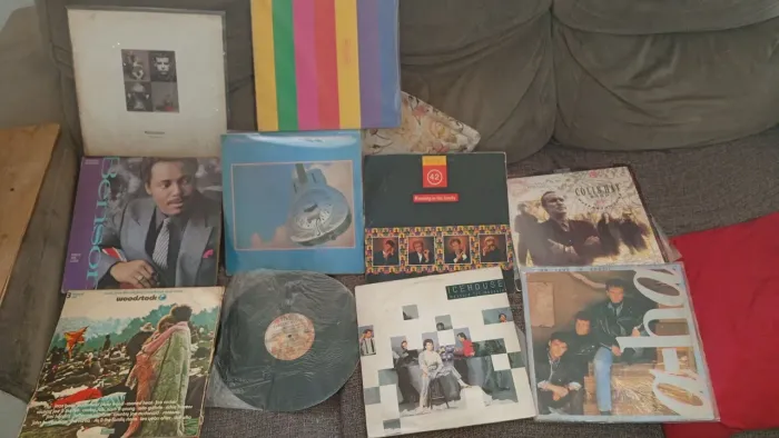 Discos de vinil todos em ótimo estado com marcas de uso nas capas