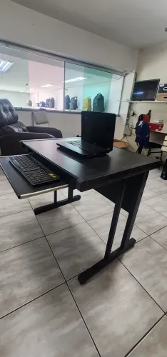 Mesa para escritório, estudos e computador