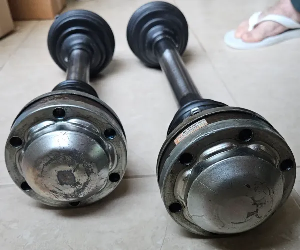 Par de semi eixos dianteiros forjados audi s3