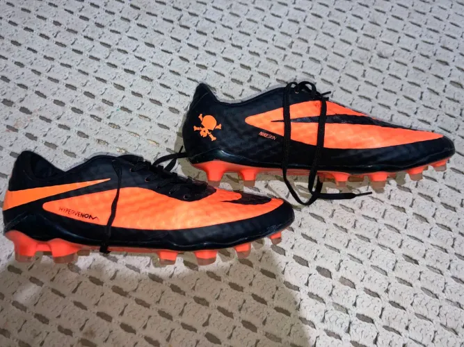 Chuteira Nike Hypervenom Neymar (tamanho 39)