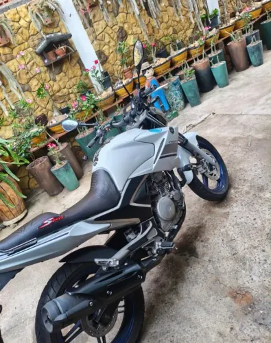 YS 250 FAZER abaixo da tabela 1300 abaixo da tabela <br><br>EDITION/BLUEFLEX