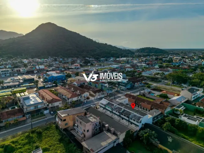 Sobrado com 4 dormitórios à venda, 124 m² por R$ 829.000,00 - Caiobá - Matinhos/