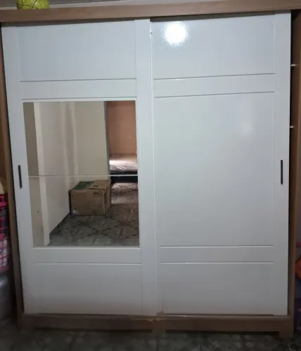 Vende-se Guarda roupa
