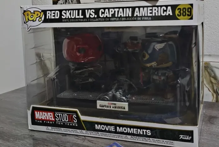Funko pop red skull vs captain america