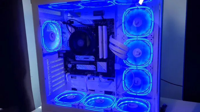 PC com Ryzen 7 8700g e 32gb de Ram DRR5 6000mhz