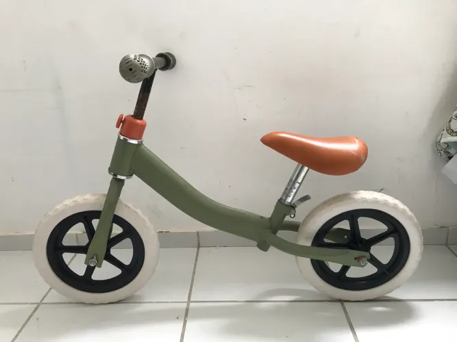 Vendo bicicleta de equilíbrio