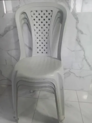 Vendo 3 Cadeiras de plástico por