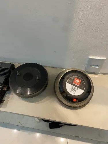 Vendo cornetas D405 com reparo original( cada)