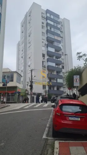 Oportunidade! Apartamento para venda com 4 dormitórios na Esteves Junior no Centro Florian