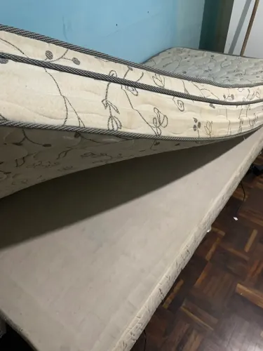 Cama de solteiro com colchão