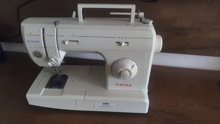 Máquina de Costura Singer Inspiração - Funcionando Perfeitamente + Pedal