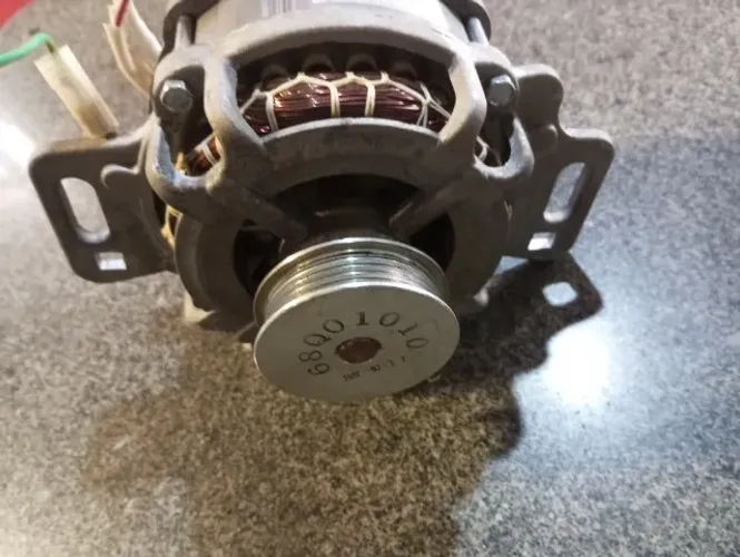 Motor Maquina de lavar \ tanquinho 1\4CV 1625RPM 127V Cap.45mf polia estriada 49mm 3 fios