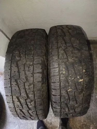 Dois PNEUs NEXEN ROADIAN A/T PRO RA8 - 245/70 R16
