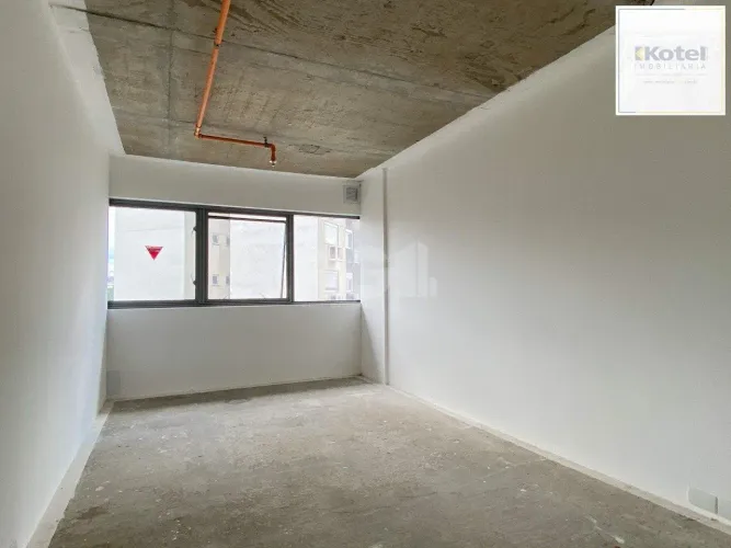 Sala comercial nova, em andar alto na Assis Brasil