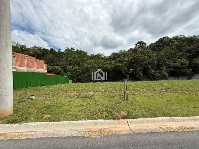 Terreno à venda no condomínio Club Life Granja Vianna